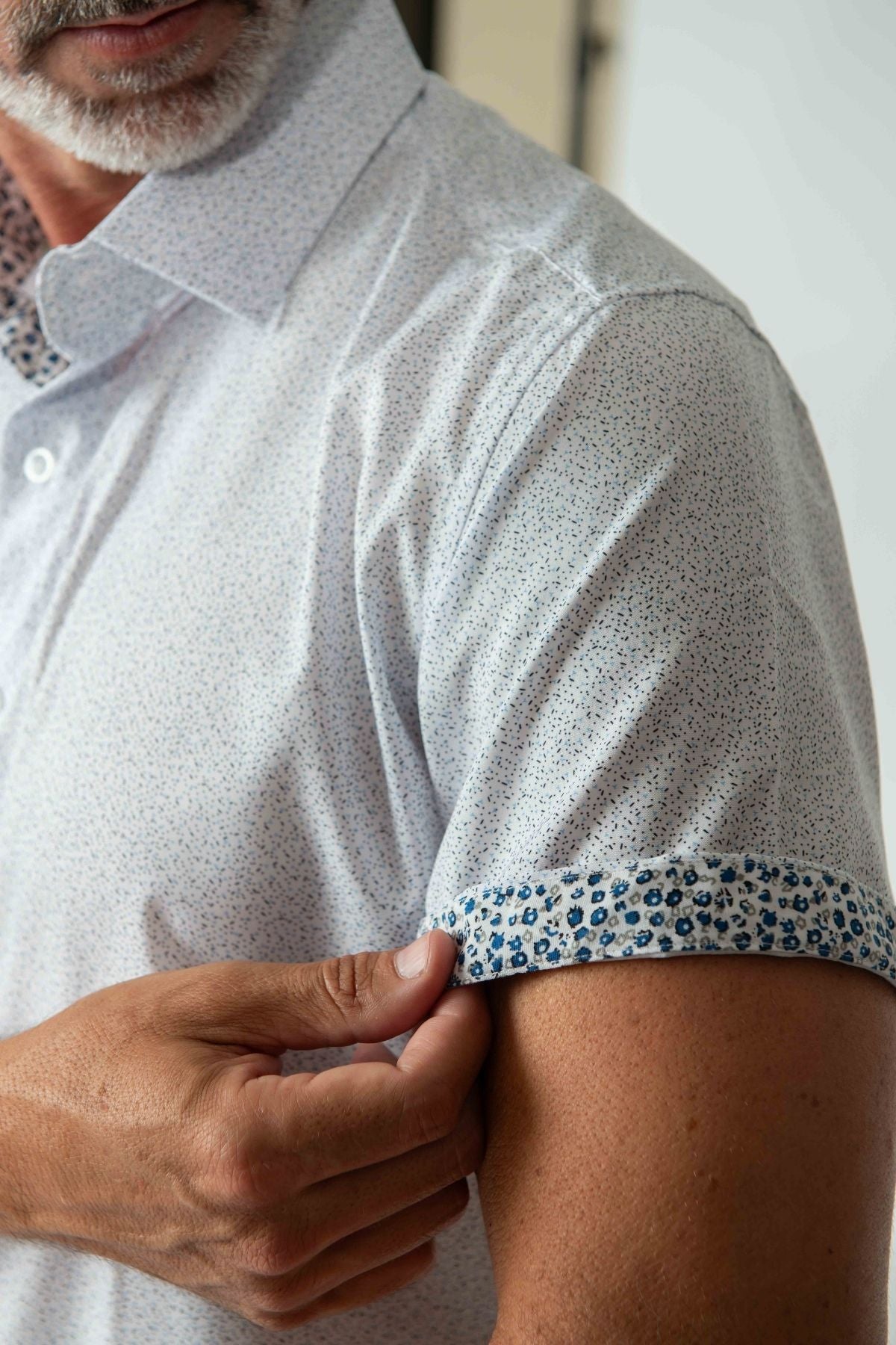 Men's Geometric Slim Fit Performance White Short Sleeve