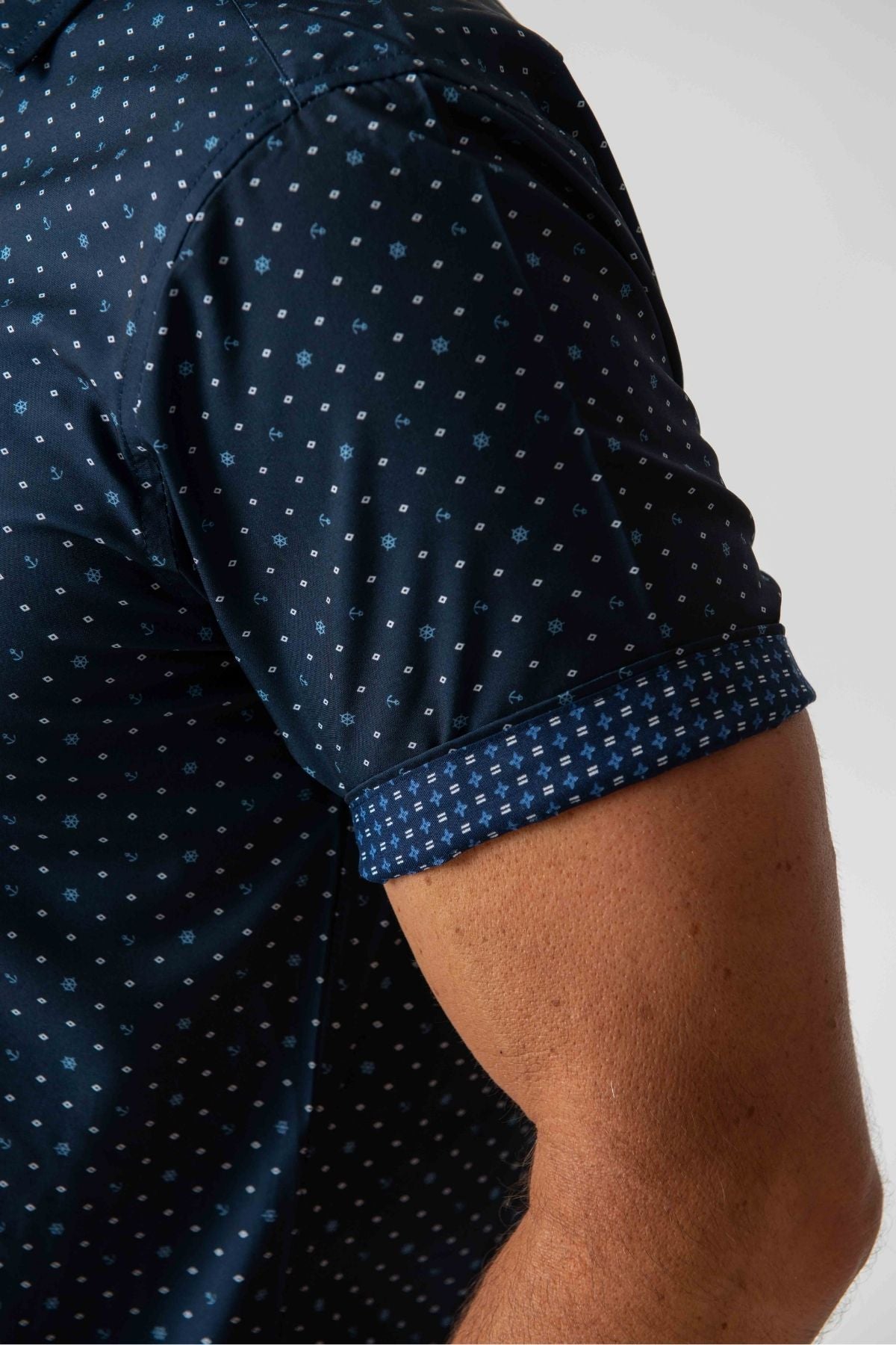 Men's Geometric Slim Fit Performance Short Sleeve Navy Blue