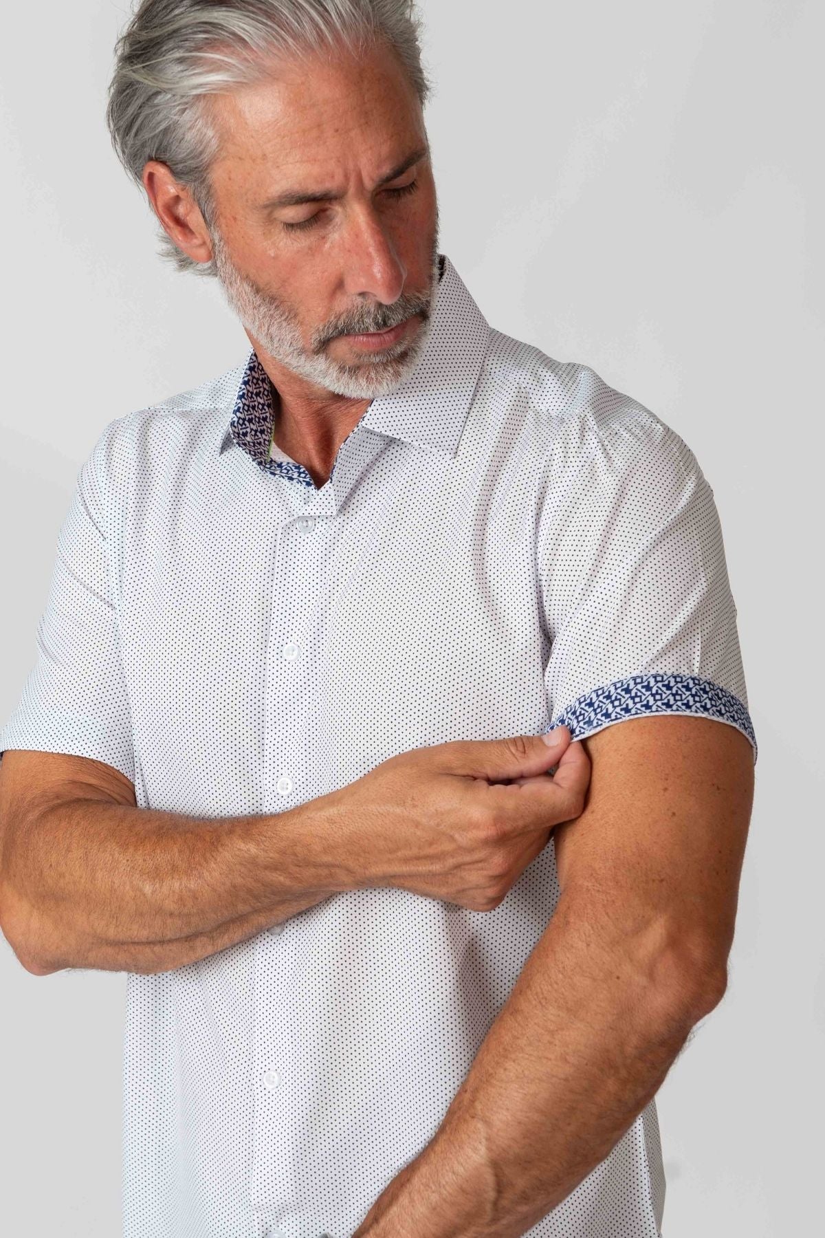 Men's Geometric Slim Fit Performance Short Sleeve Black White