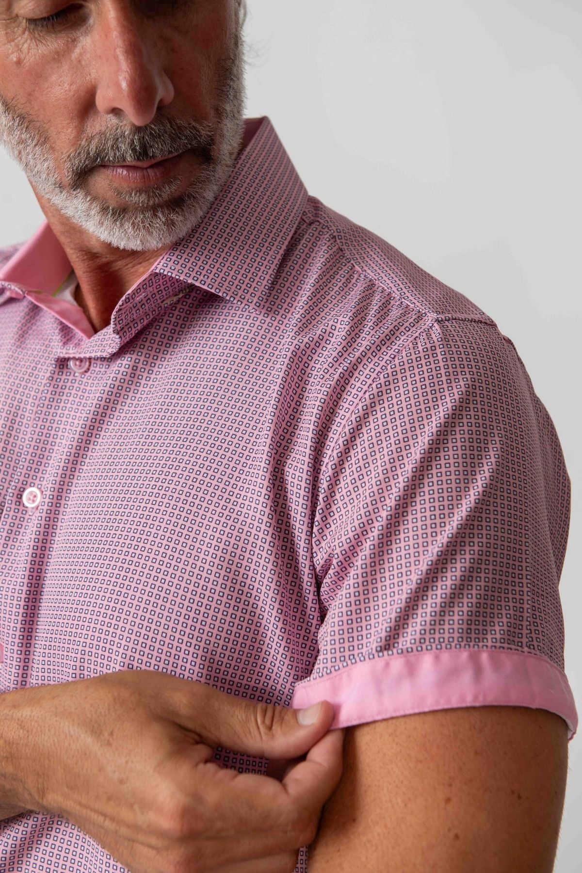 Men's Geometric Slim Fit Performance Short Sleeve Pink