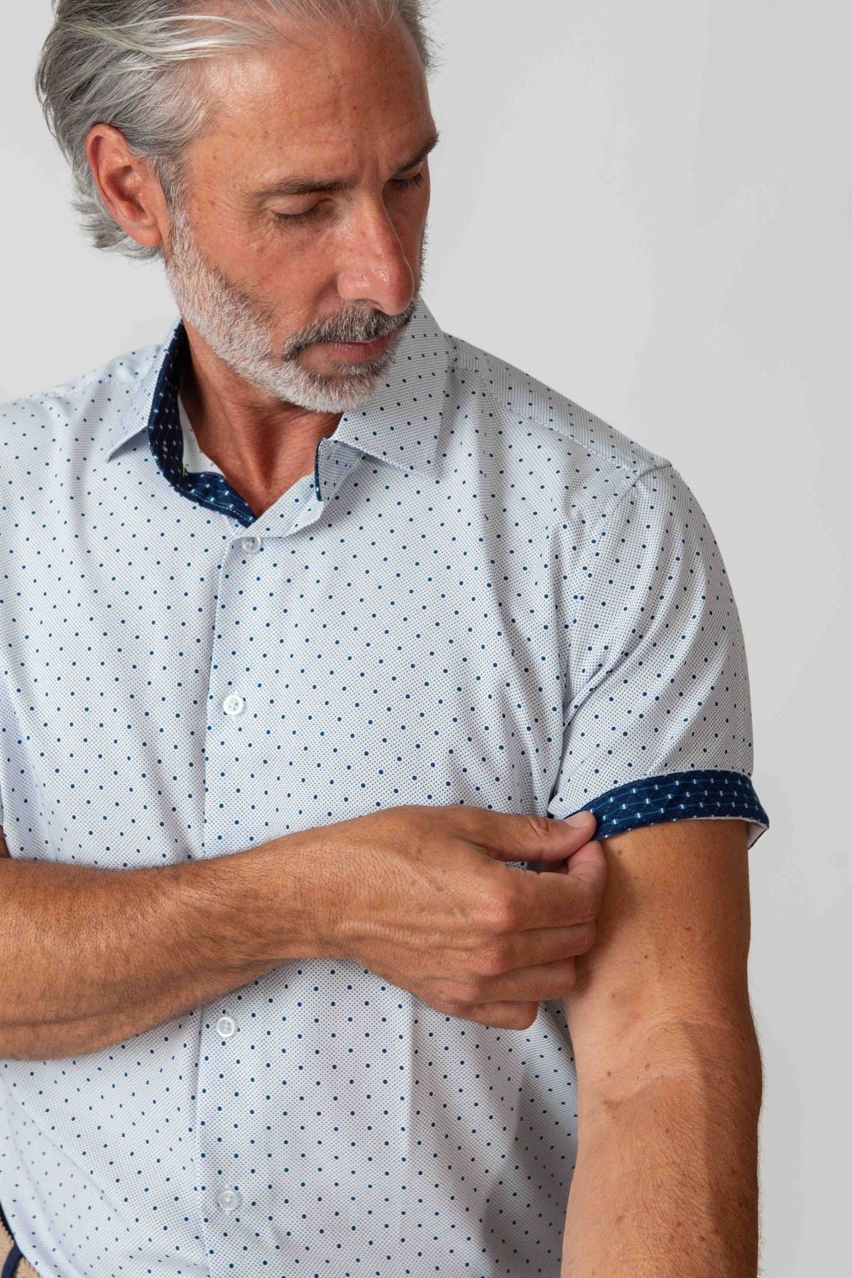 Men's Slim Fit Performance Stretch Short Sleeve Light Blue